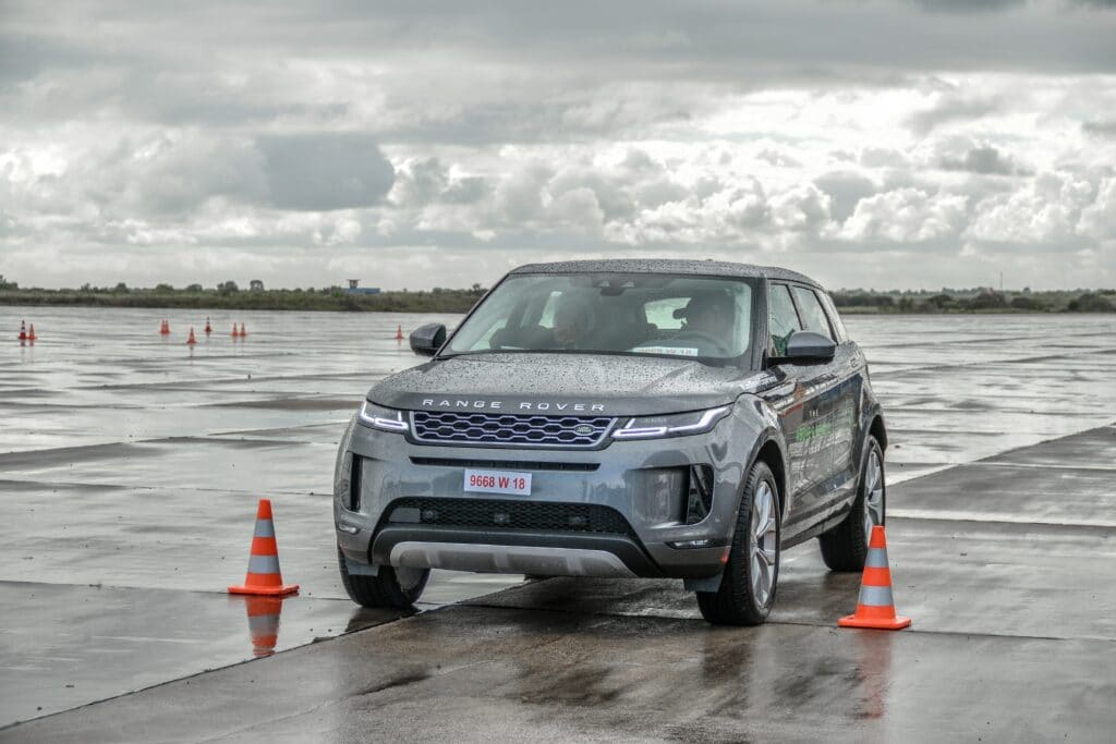 Land Development: The Case of Jaguar Land Rover Slovakia - StateAidHub blogpost18 Landrover Jaguar Nitra Stateaid Infrastrsucture Transport Lexxion