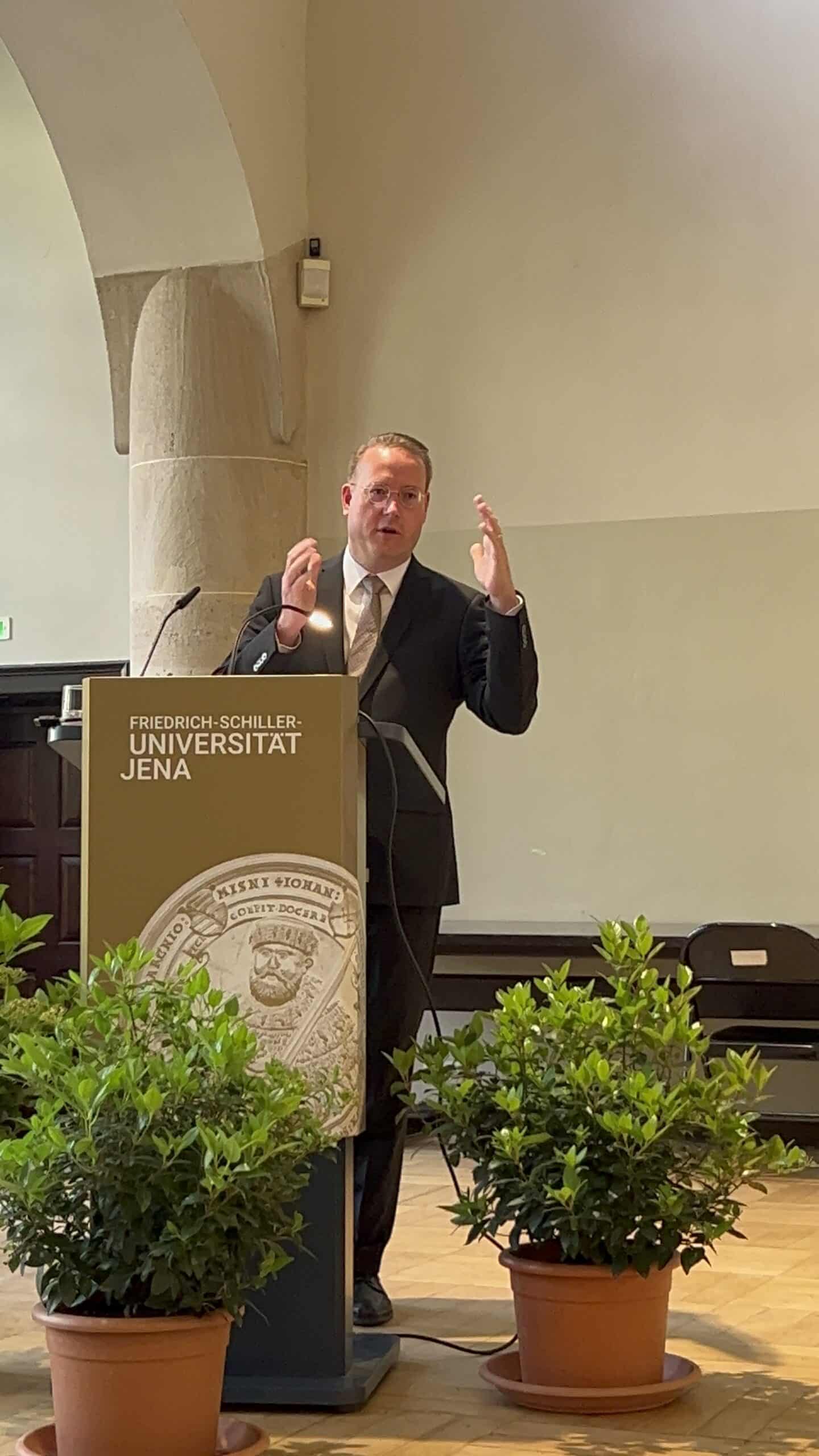 Prof. Dr. Reinhard Ruge, LL.M. - IMG 2406 scaled